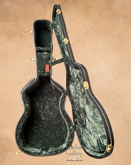 Froggy Bottom model C Dlx guitar case interior