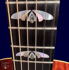 Tippin Art Deco TREE Mahogany guitar fretboard detail