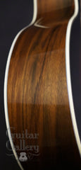 Martin 000-28ECB Sunburst guitar side
