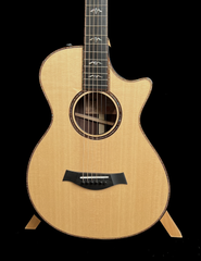 Taylor 912ce-12 fret guitar Sitka spruce top