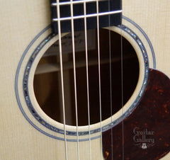 Froggy Bottom guitar rosette