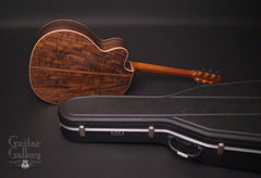 Lowden O35cx guitar case
