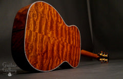 Osthoff OM The TREE Mahogany guitar glam shot back