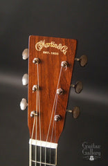 Martin SS-00L Art Deco guitar headstock