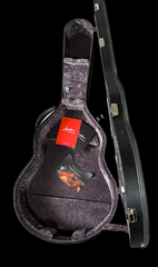 Lowden O-35c Chechen Guitar case interior