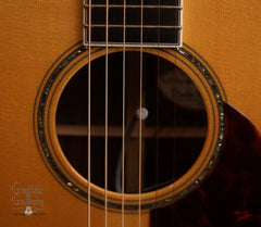 Bourgeois OMC 150 guitar rosette