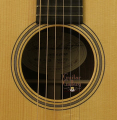 Dudenbostel Guitar: Brazilian Rosewood 000