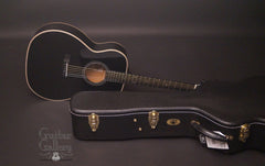 Froggy Bottom guitar black model H14 case