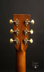 Martin OM-28 Modern Deluxe guitar tuners