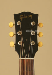 Gibson Guitar: Sunburst J-45