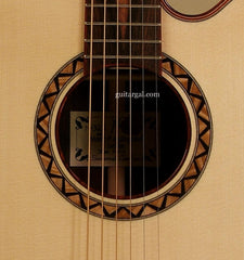 Maingard Guitar: Brazilian Rosewood 000-12c