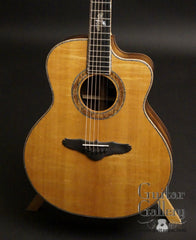 Moonstone J90-E guitar