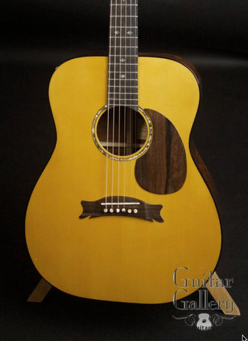 Hewett Guitars at Guitar Gallery