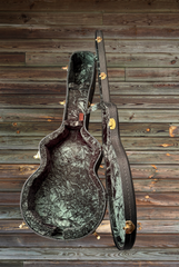 Bashkin OM royal Ebony guitar case interior