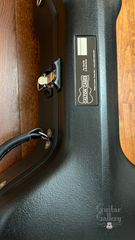Calton case for Martin D guitar Details