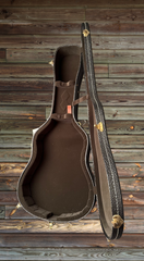 Cumpiano Sycamore OM guitar case interior