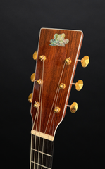 Froggy Bottom M dlx Koa guitar headstock