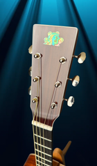 Froggy Bottom M dlx guitar glam shot headstock