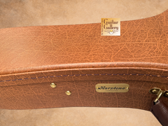 Harptone Legacy Vintage Brown D guitar case brand brass label