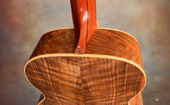 Lowden O23x custom Walnut guitar heel