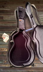 Osthoff the TREE Mahogany OM guitar case interior