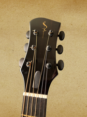 Roggero RGo-S guitar headstock