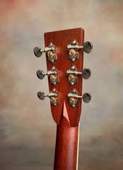 Santa Cruz OM #6344 mahogany guitar tuners