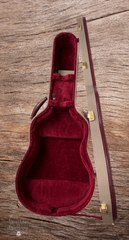 Jason Simpson GA guitar case interior