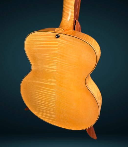 Trenier Essence Model Archtop (2015) – Guitar Gallery