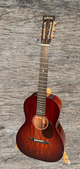 Santa Cruz 00-DE Limited Edition guitar at GuitarGal.com