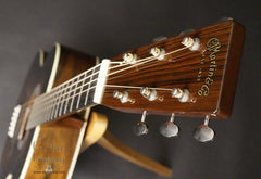 Martin 000-28ECB Sunburst guitar headstock