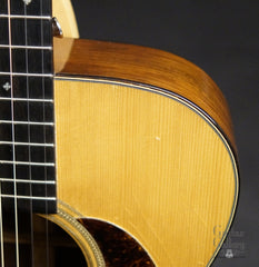 1943 Martin 000-21 guitar upper bout