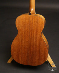 1944 Martin 0-18 guitar mahogany back