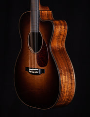 Bourgeois Signature OMC Koa/Adirondack Large soundhole guitar side