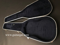 1987 Martin black thermoplastic case inside