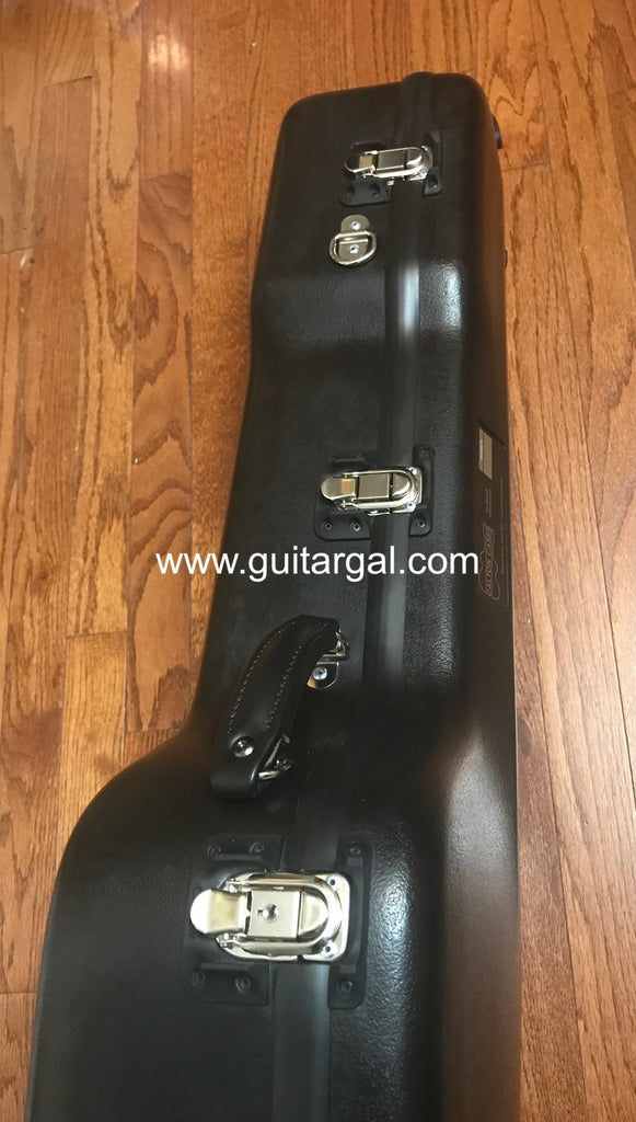 Calton Martin 000-12 fret guitar case