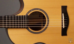 DT De La Rosa guitar detail