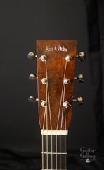 Huss & Dalton TOM-R Custom guitar mother of pearl logo