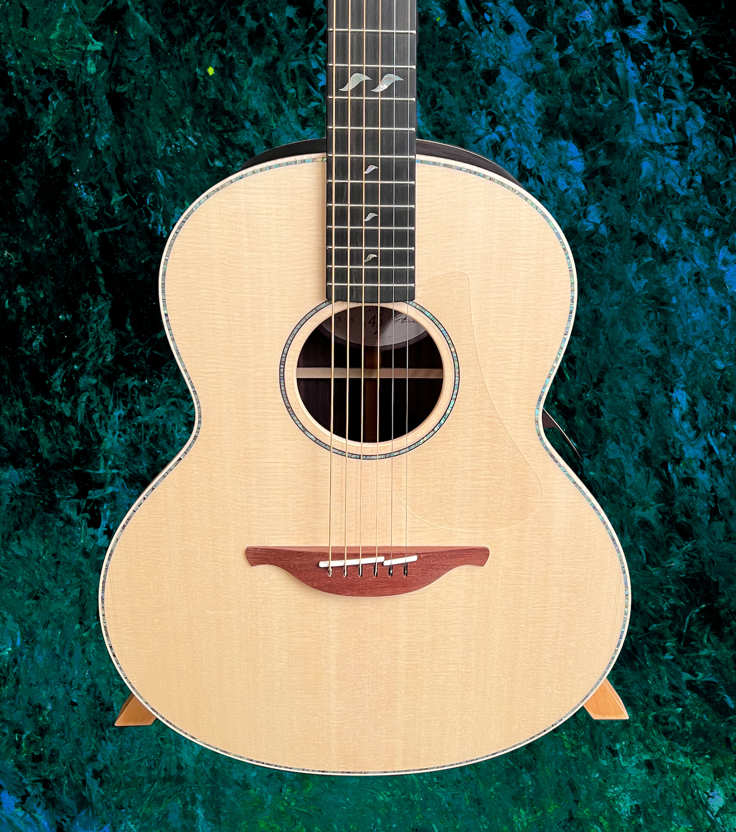 Guitars – tagged 