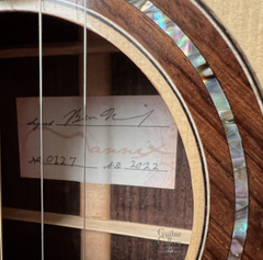 Mannix OM-12 fret guitar interior label