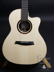 Noemi guitar with Italian spruce top