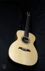 Osthoff Twin OM 45 Guitar glam shot