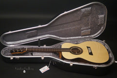 Sangirardi & Cavicchi 000 guitar inside case