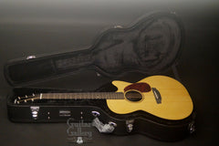 Rainsong V-WS1000N2X-SFT  guitar inside case