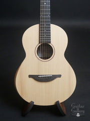 Sheeran W04 guitar sitka spruce top