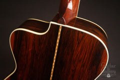 Bourgeois OMC 150 guitar heel
