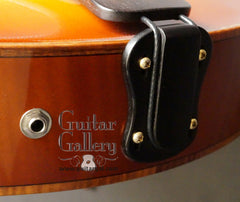 Tom Bills Natura Archtop Guitar jack