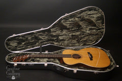 Bown OMX Honduran Rosewood guitar inside case