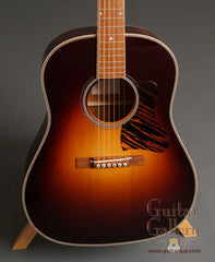 Flammang J-35 guitar