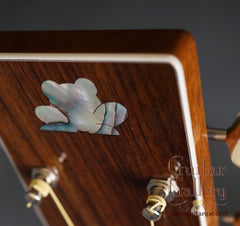 Froggy Bottom guitar logo